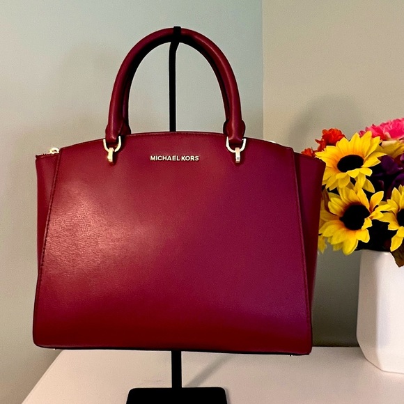 Michael Kors Handbags - NWT Michael Kors Mulberry Ellis Large Leather Satchel